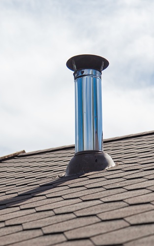 Kominek wentylacyjny dachowy – Jaki wybrać? Poradnik